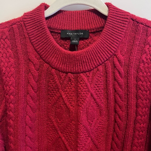 Ann Taylor Red Cable Knit Sweater - Size Small - NWT - Picture 3 of 7